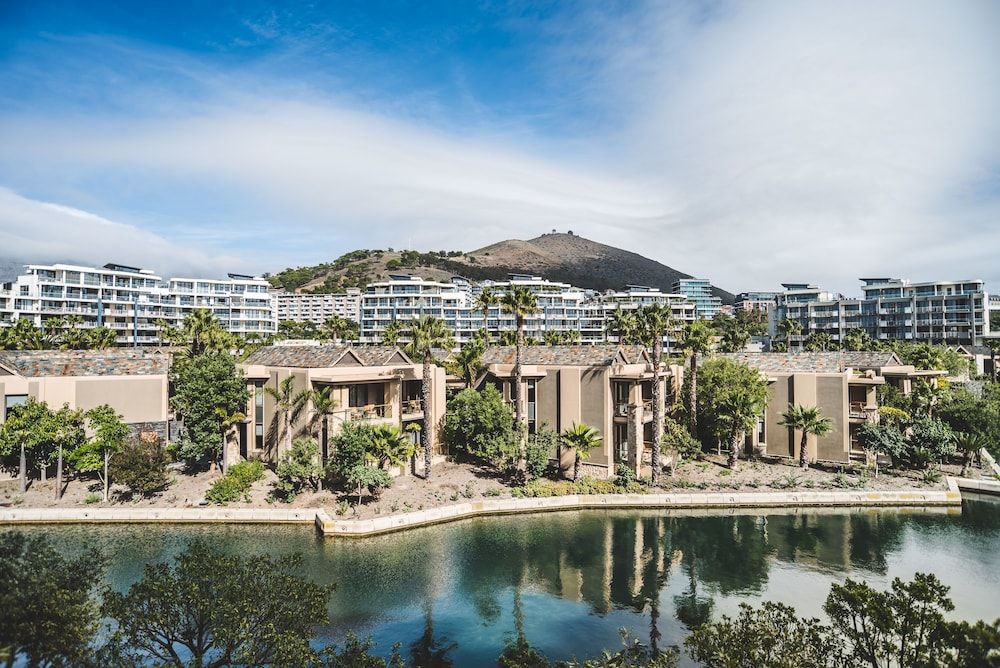 205 Pembroke Classic Apartment 35