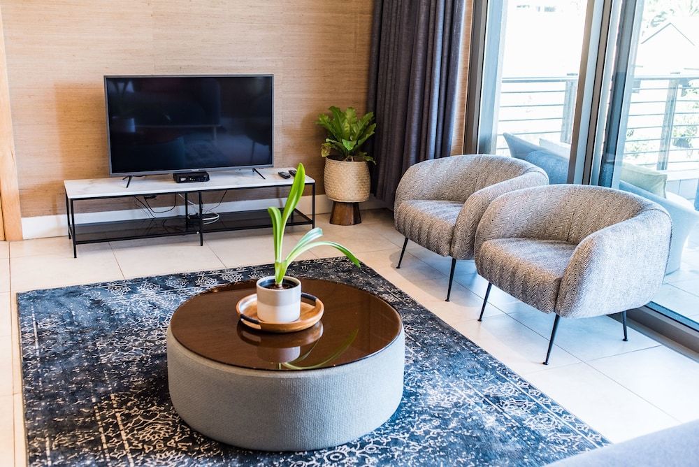 205 Pembroke Classic Apartment 25