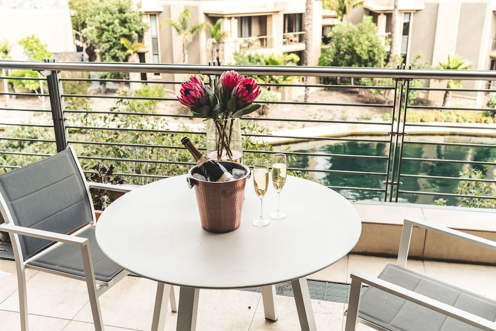 205 Pembroke Classic Apartment 34