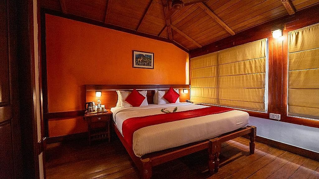 Westwood Riverside Deluxe Superior Room with Balcony 2