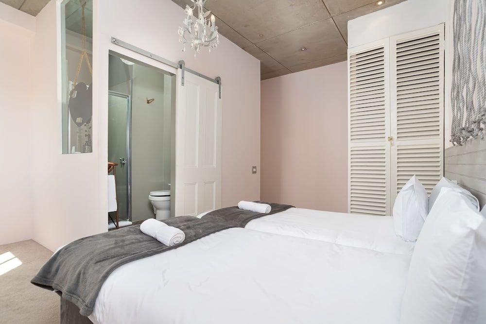 Pine Road 26 Classic Apartment 8