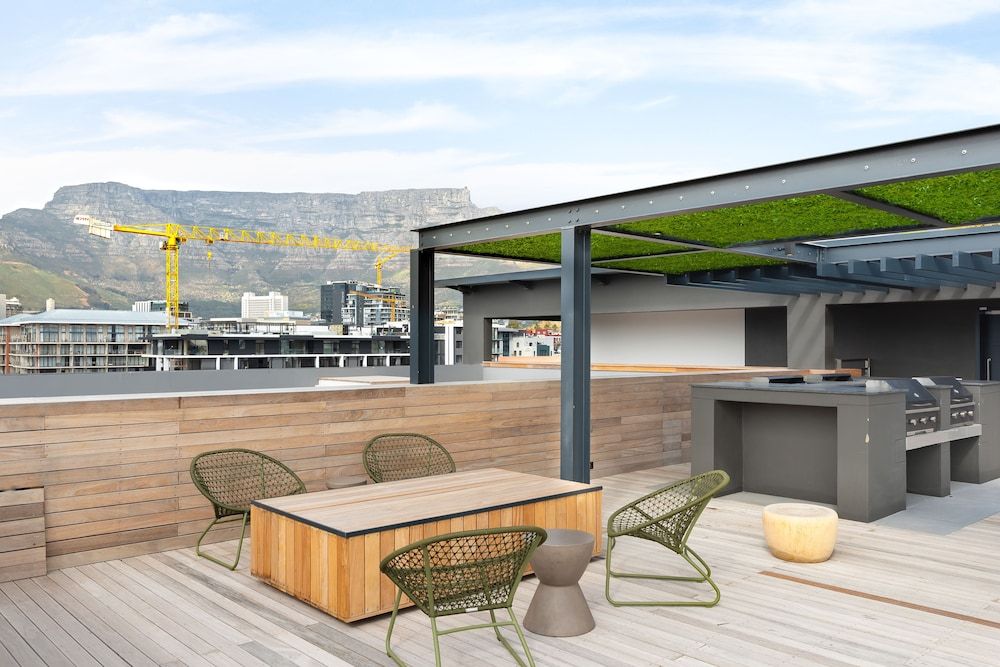 undefined Docklands 423 7