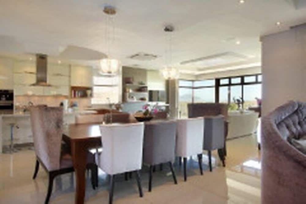 undefined Luxury Vacation Villa 6