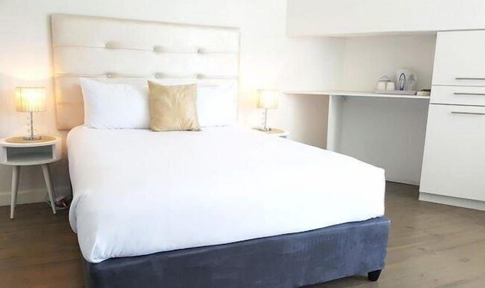 CBay58 Premium Double Room, 1 King Bed, Ensuite, Oceanfront 4