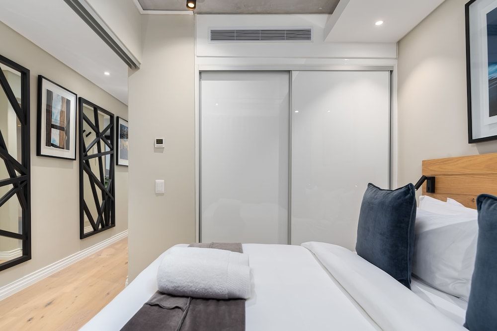 undefined Docklands 519 8