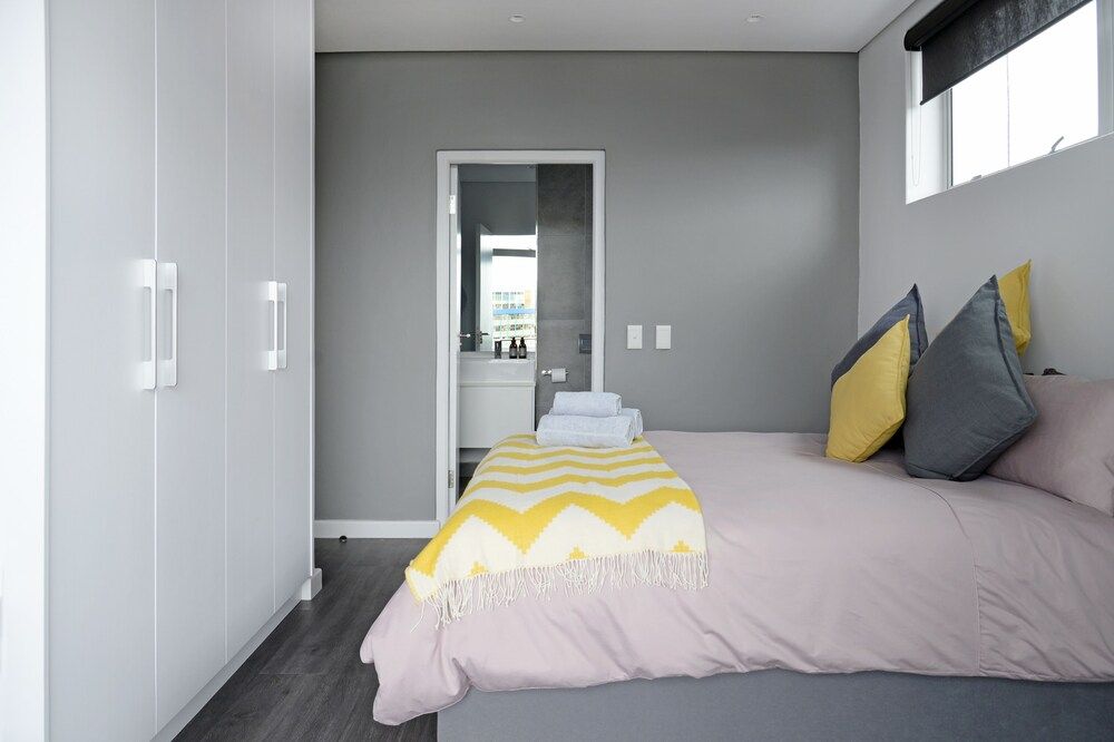 undefined Zara By Stay Amazing 3