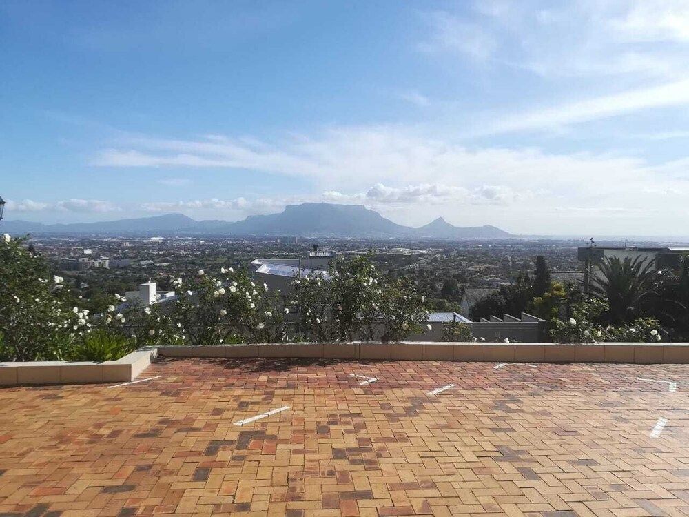 Cape Grandeur Comfort Double Room (Protea) 5