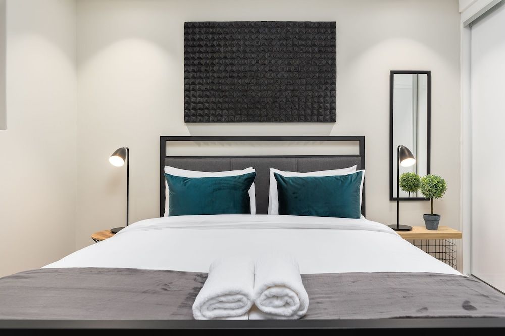 undefined Docklands 407