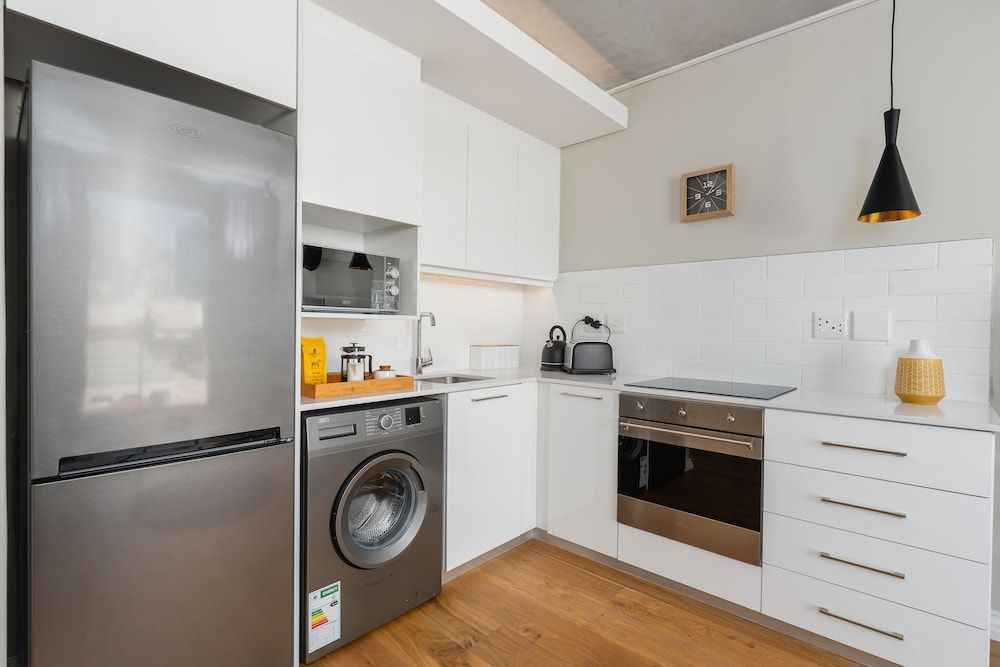 undefined Docklands 407 4