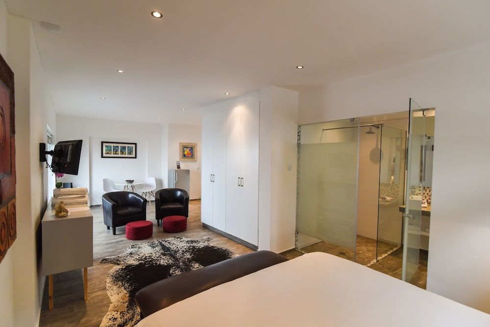 51 On Camps Bay Suite (Patio) 14