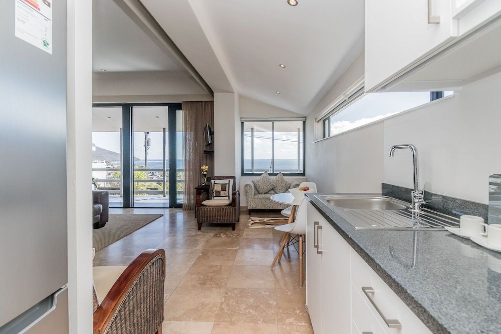 undefined 51 On Camps Bay 9