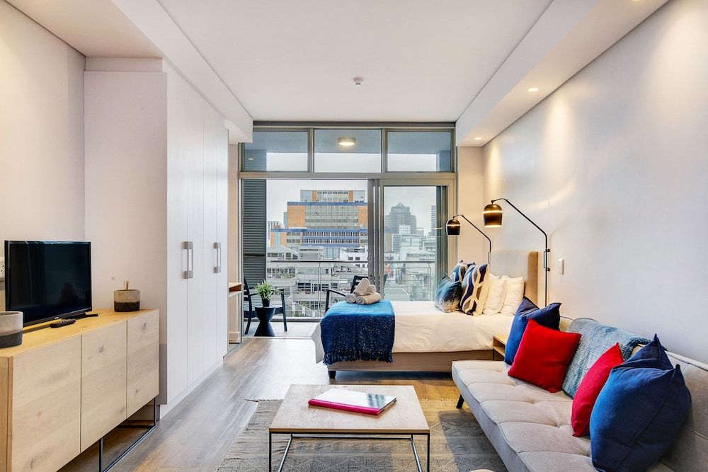 undefined City View Balcony Apartment 908 9