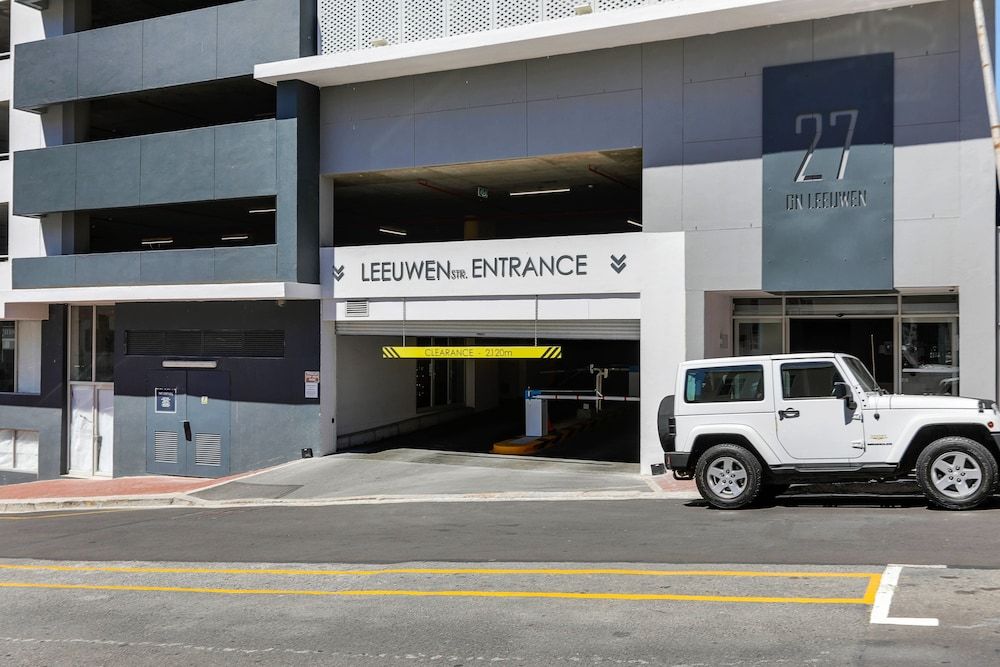 undefined City View Balcony Apartment 908 3