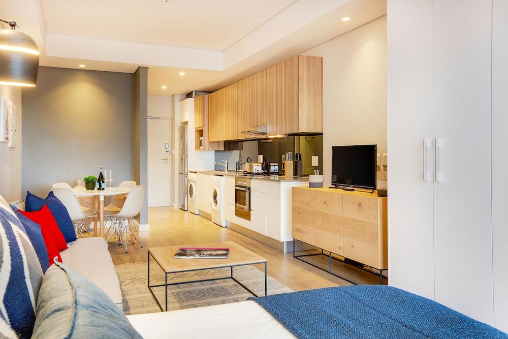 undefined City View Balcony Apartment 908 6