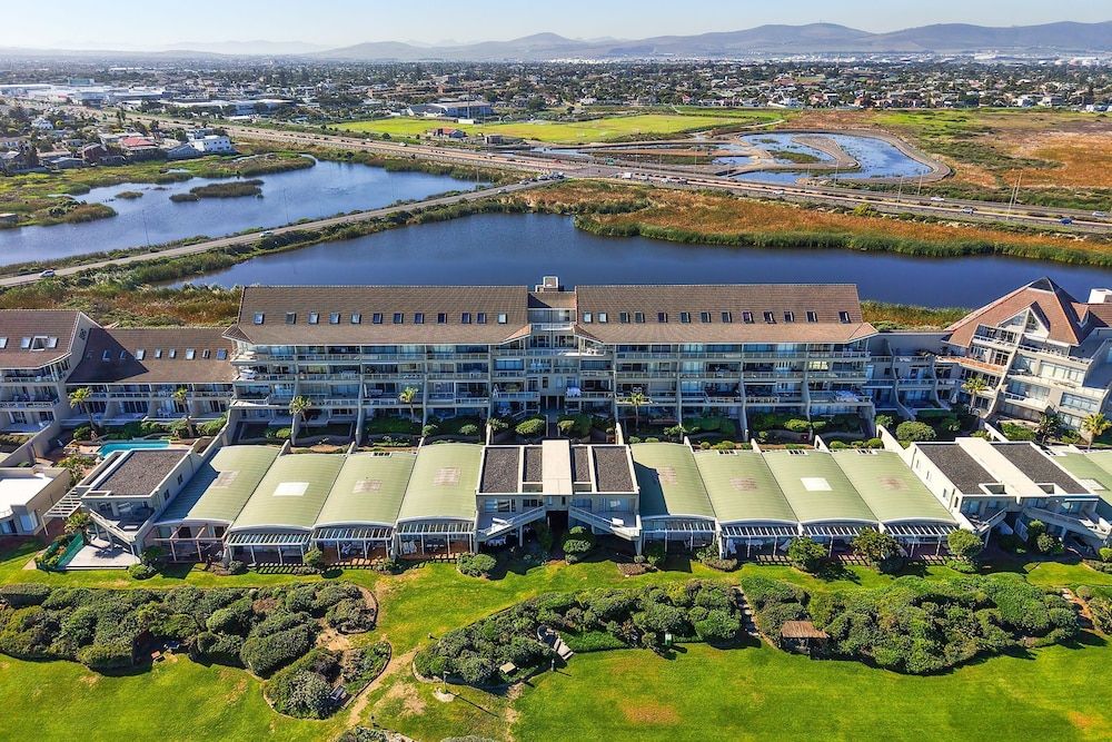 Dolphin Beach H106 Apartment (3 Bedrooms) 17