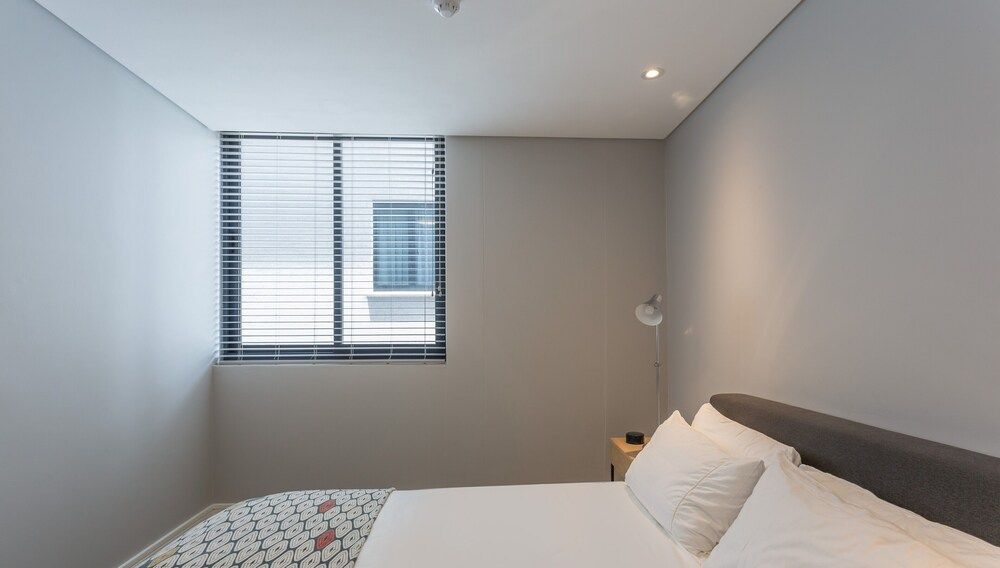 202 Warwick Apartment 6