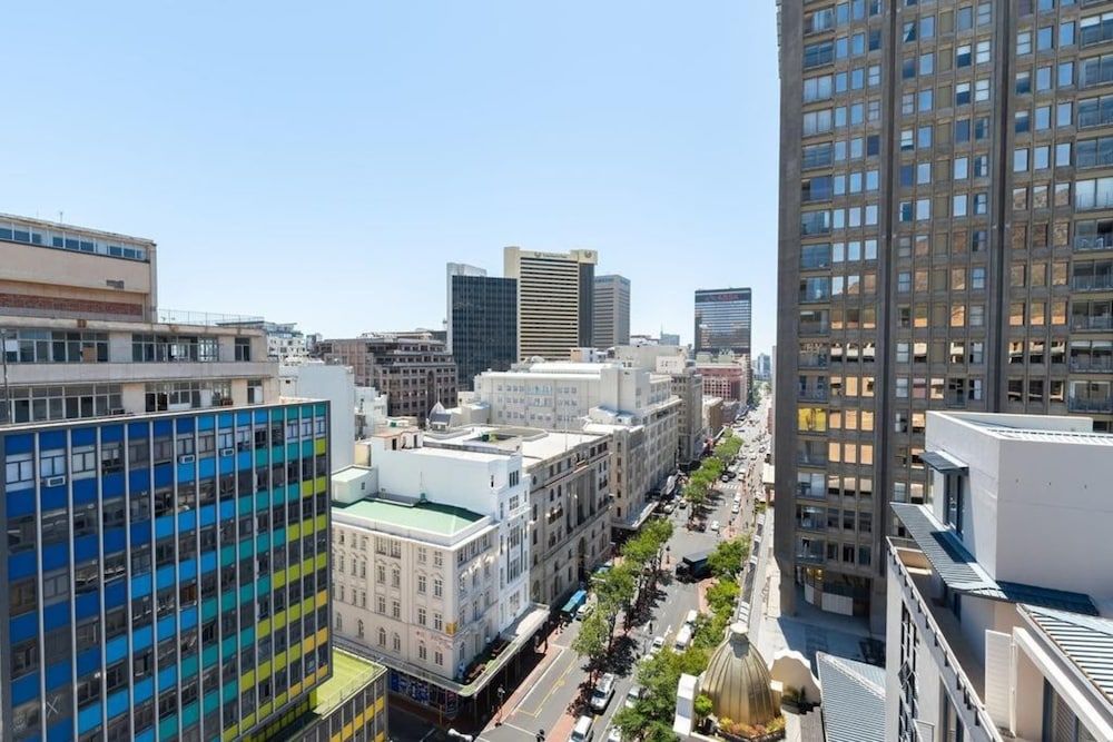 Stylish Apartment with Rooftop Pool & City Views Apartment (1 Bedroom) 6