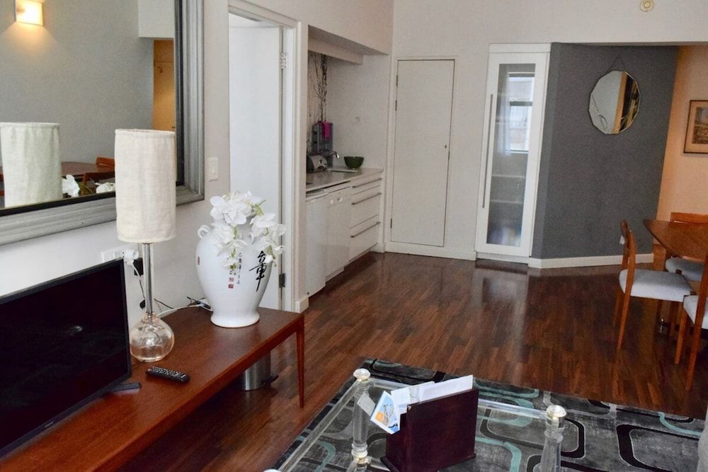 Stylish Apartment with Rooftop Pool & City Views Apartment (1 Bedroom) 15