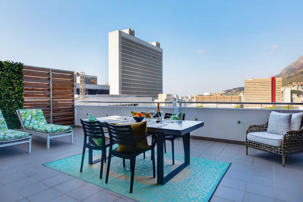 undefined Luxury Table Mountain Balcony Apartment 6