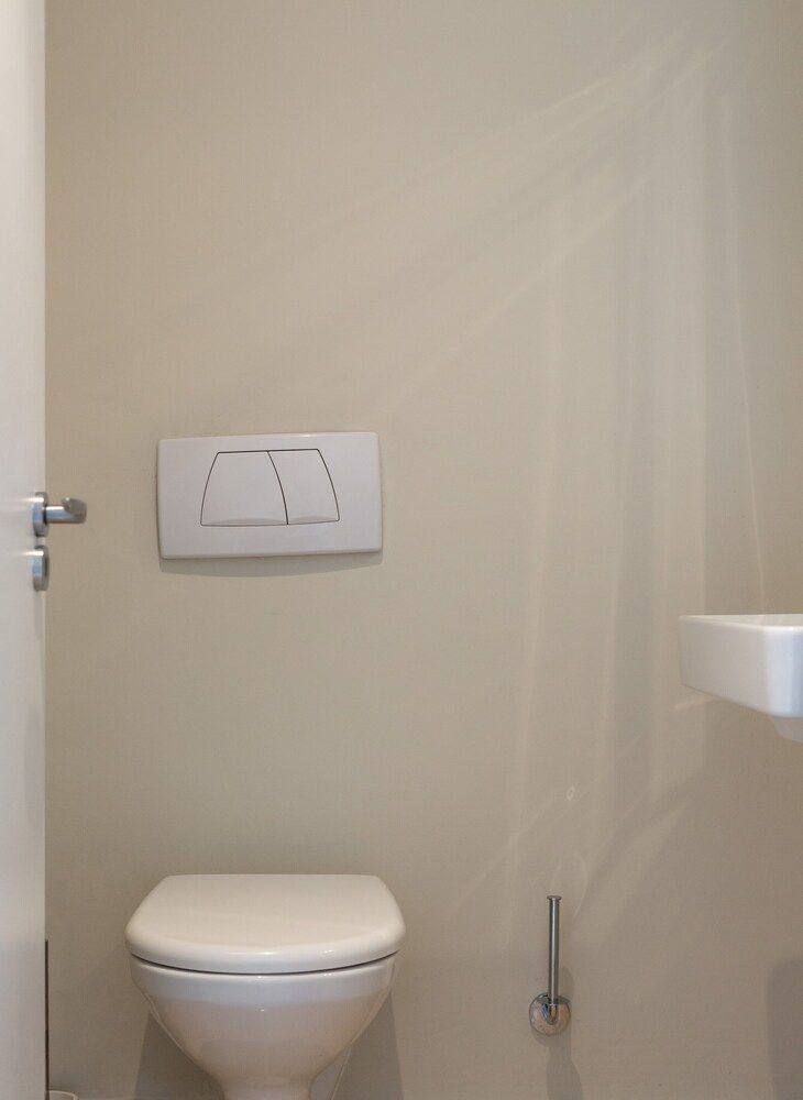 308 Juliette on the Waterfront Marina Apartment 20