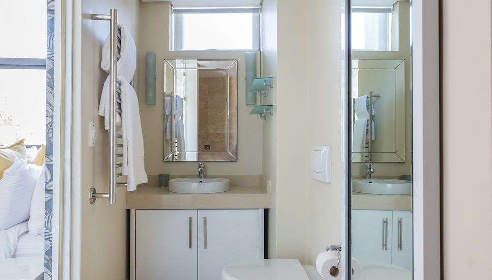 308 Juliette on the Waterfront Marina Apartment 18