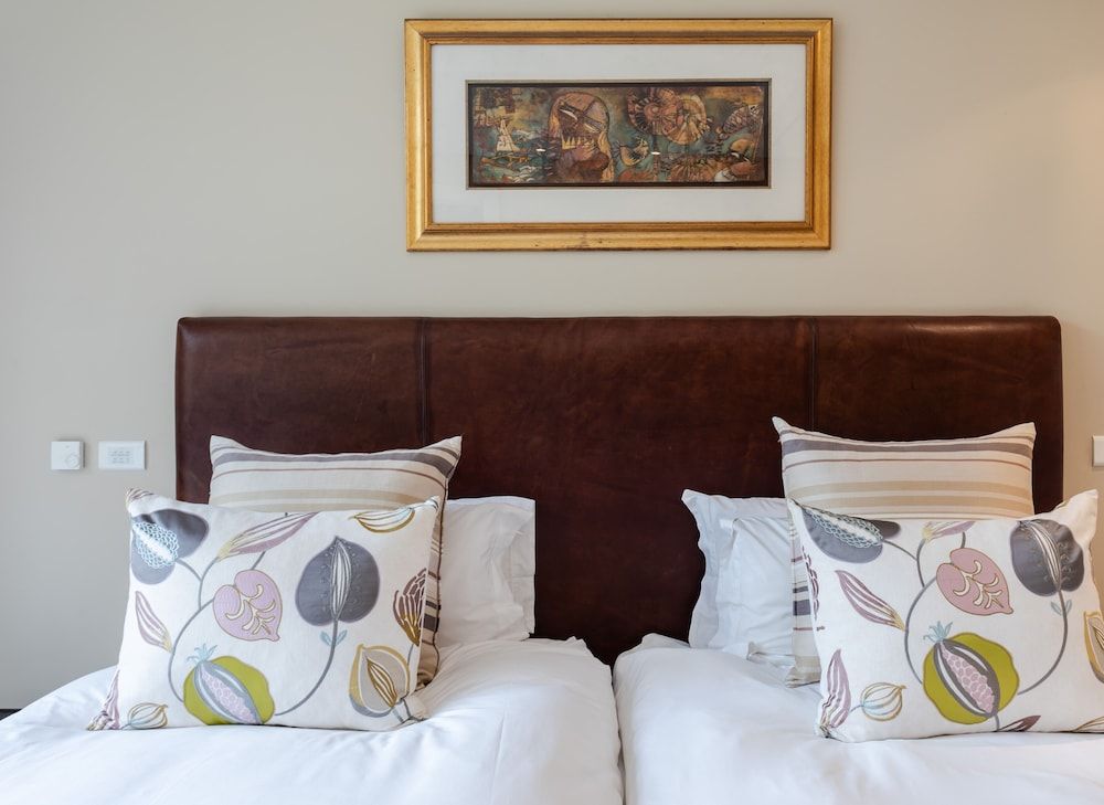 005 Palgrave on the Waterfront Marina Luxury Apartment 11