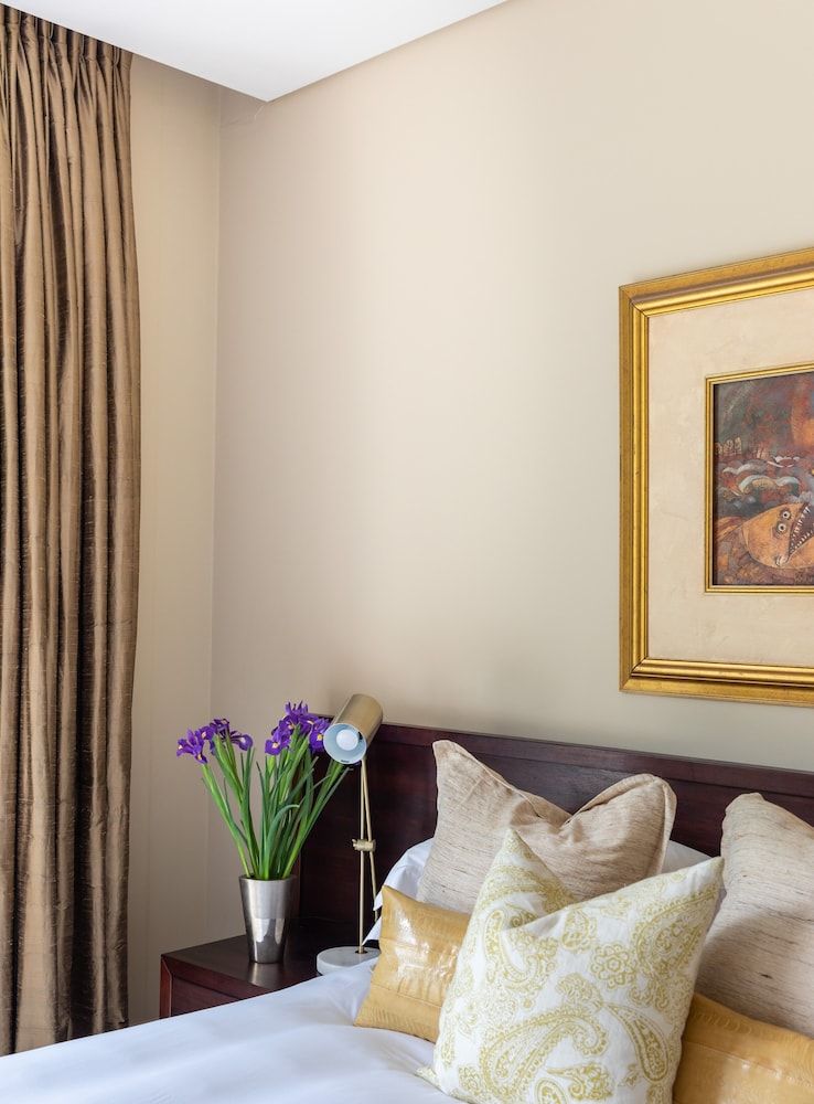 005 Palgrave on the Waterfront Marina Luxury Apartment 34