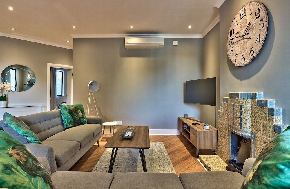 undefined Warwick Mansions 10