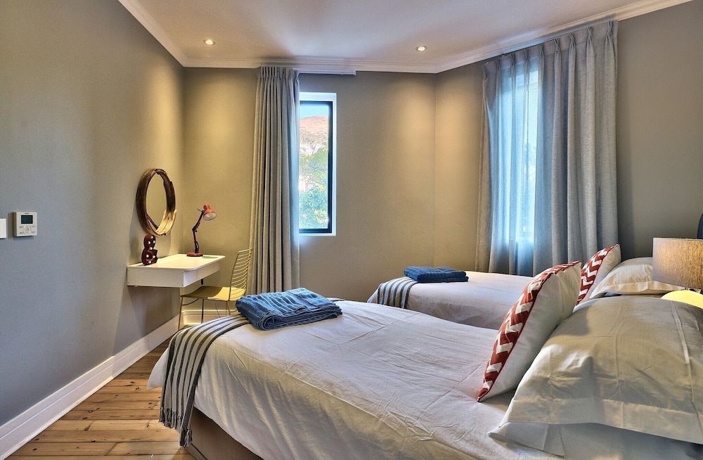 undefined Warwick Mansions 3