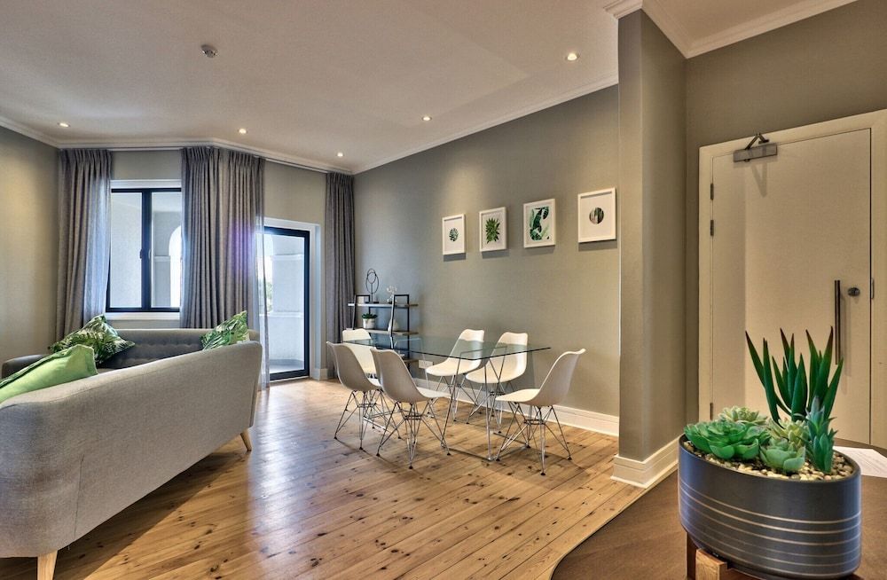 Warwick Mansions Premium Apartment 8