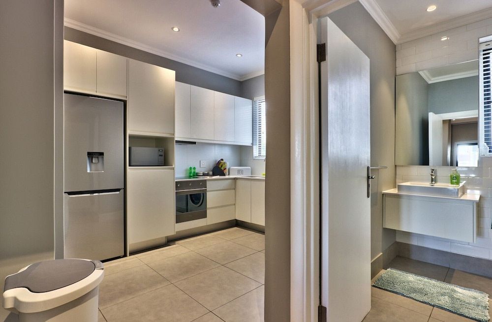 Warwick Mansions Premium Apartment 6