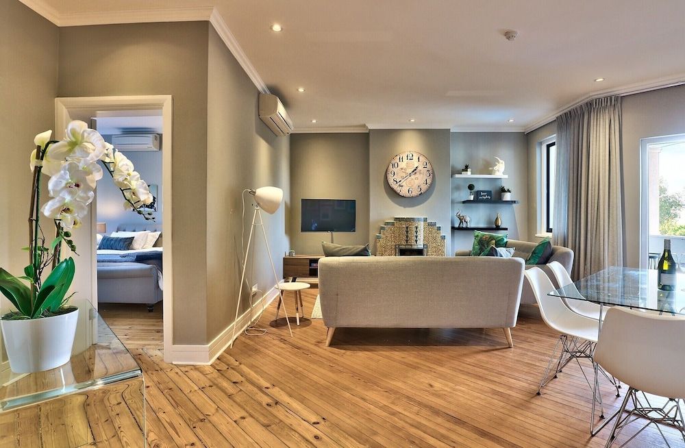 undefined Warwick Mansions 9