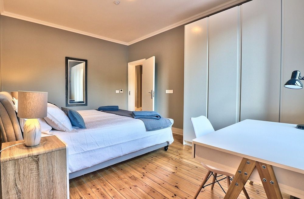 undefined Warwick Mansions 2