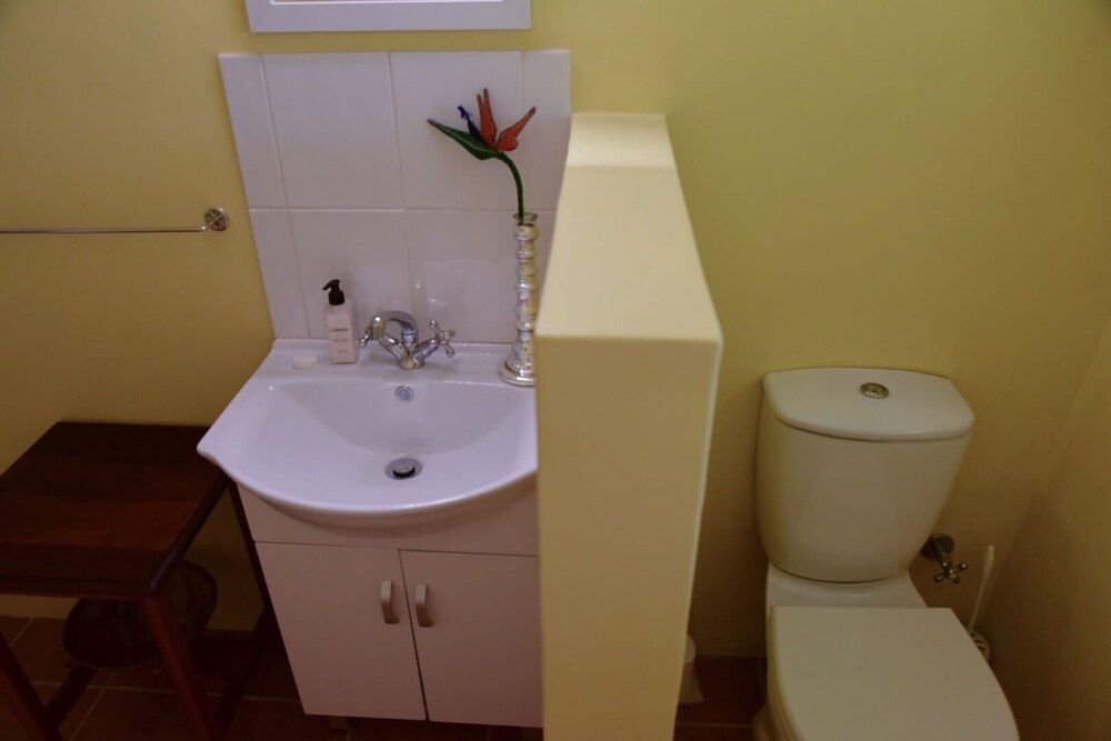 On Pinewood Guest House Luxury Suite 4