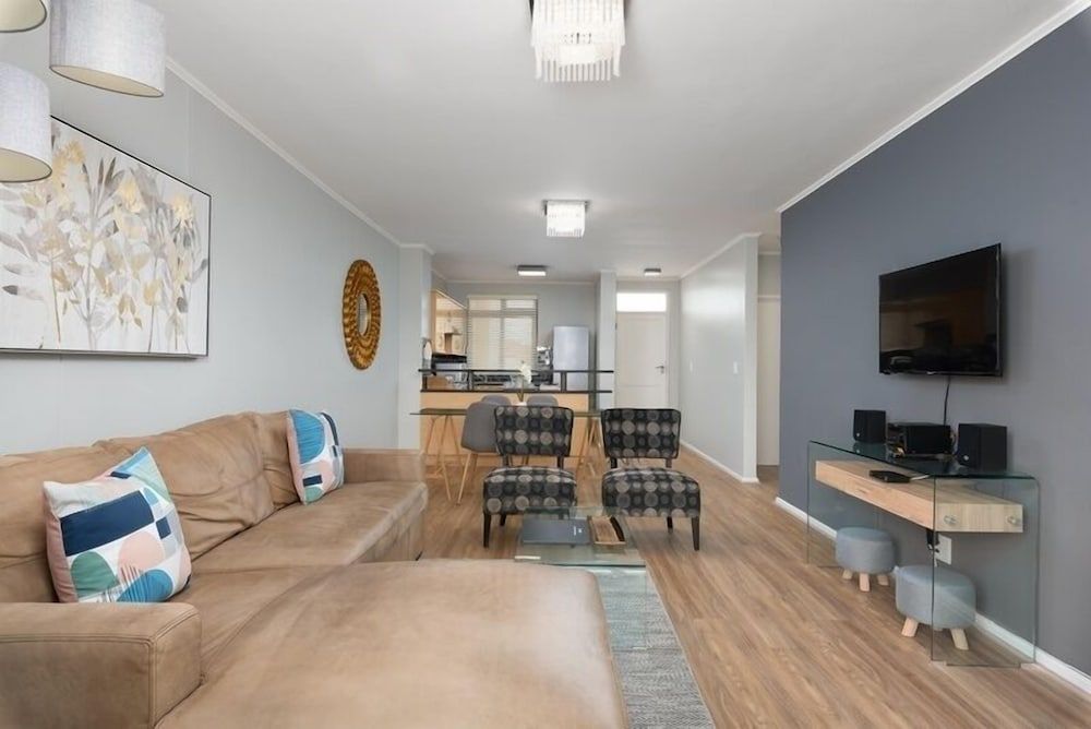 Century City Boutique Apartments Deluxe Apartment, 2 Bedrooms (411 Portofino) 3