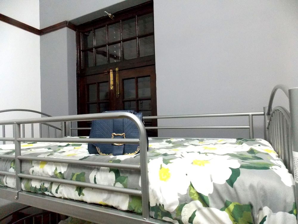 Trap Houz Backpackers Bed in 10-Bed Mixed Dormitory Room 12