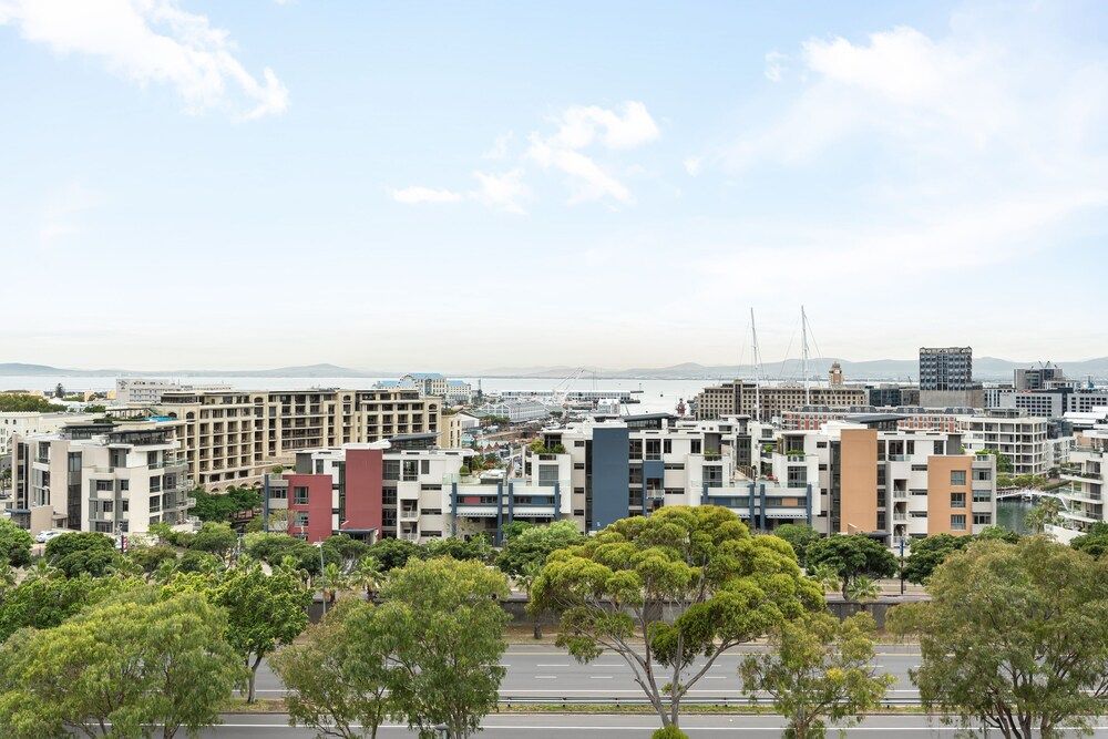 Devonshire 706 Luxury Apartment 19