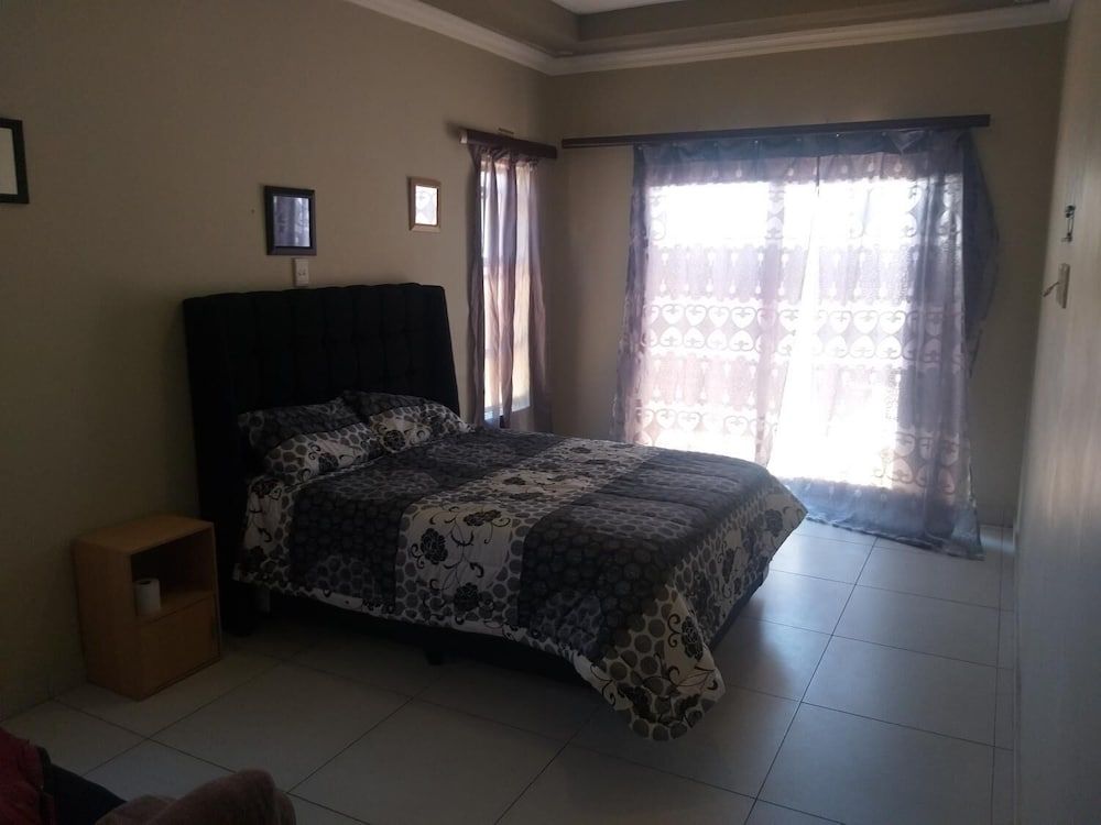 undefined Westcoast INN 7