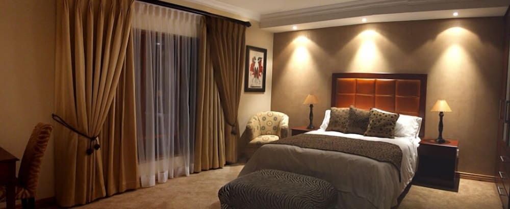 The Crescent Suite (Serengeti) 2