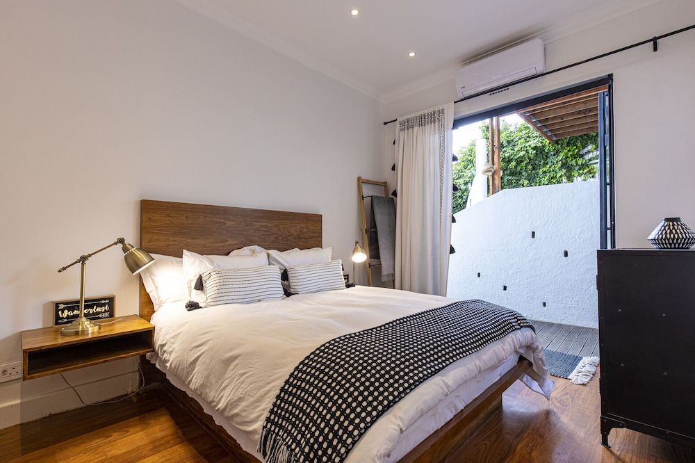 Clifton YOLO Spaces – Clifton Sea View Apartments Clifton YOLO Spaces Clifton Sea View Courtyard 8