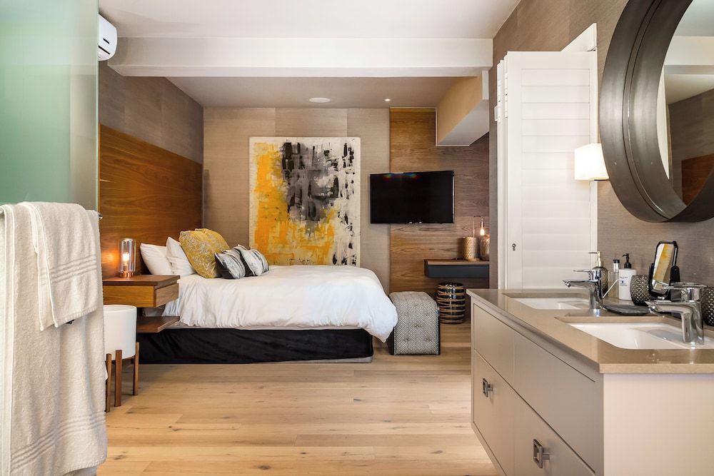 Clifton YOLO Spaces – Clifton Private Beach Villa Clifton YOLO Spaces Clifton Private Beach Villa 2