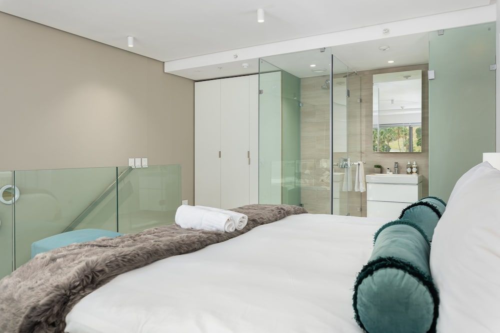 undefined 117 On Strand 311 2