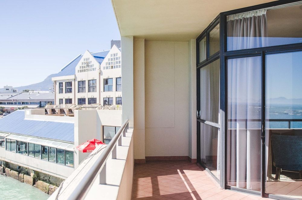 Strand Pavilion Apartment, 3 Bedrooms, Balcony, Sea View 5