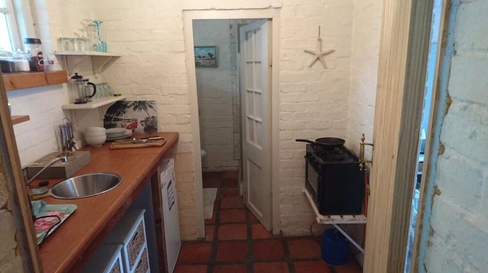 Heron Chase Self-Catering Holiday Home Studio, Balcony 2