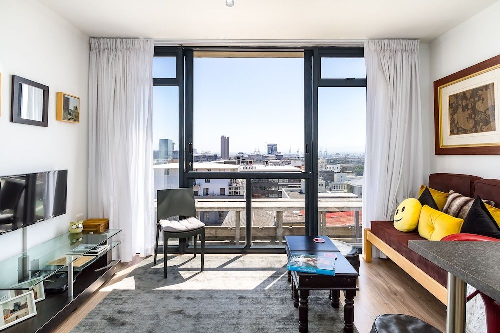 1110 Four Seasons Apartment 18