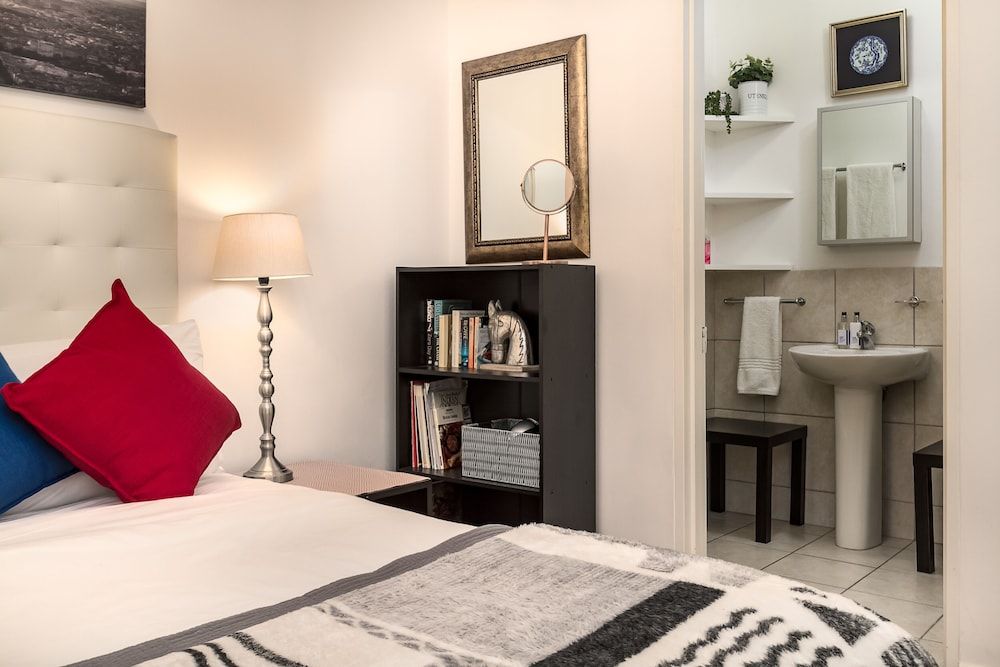 1110 Four Seasons Apartment 14