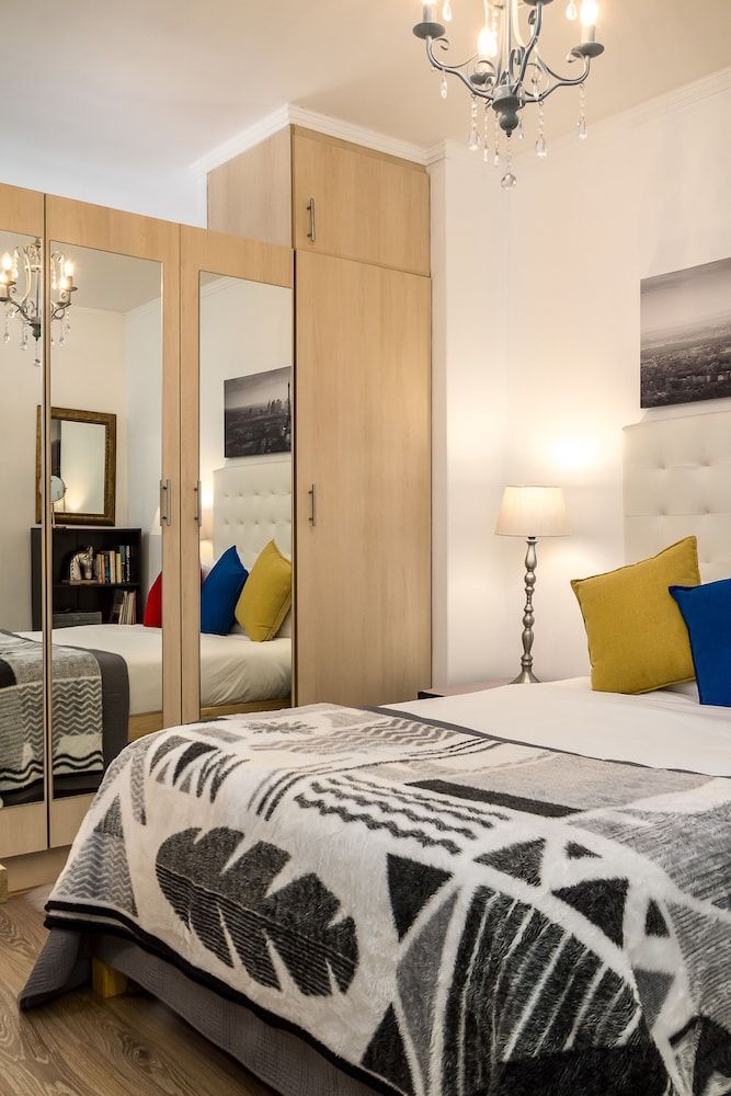 1110 Four Seasons Apartment 5