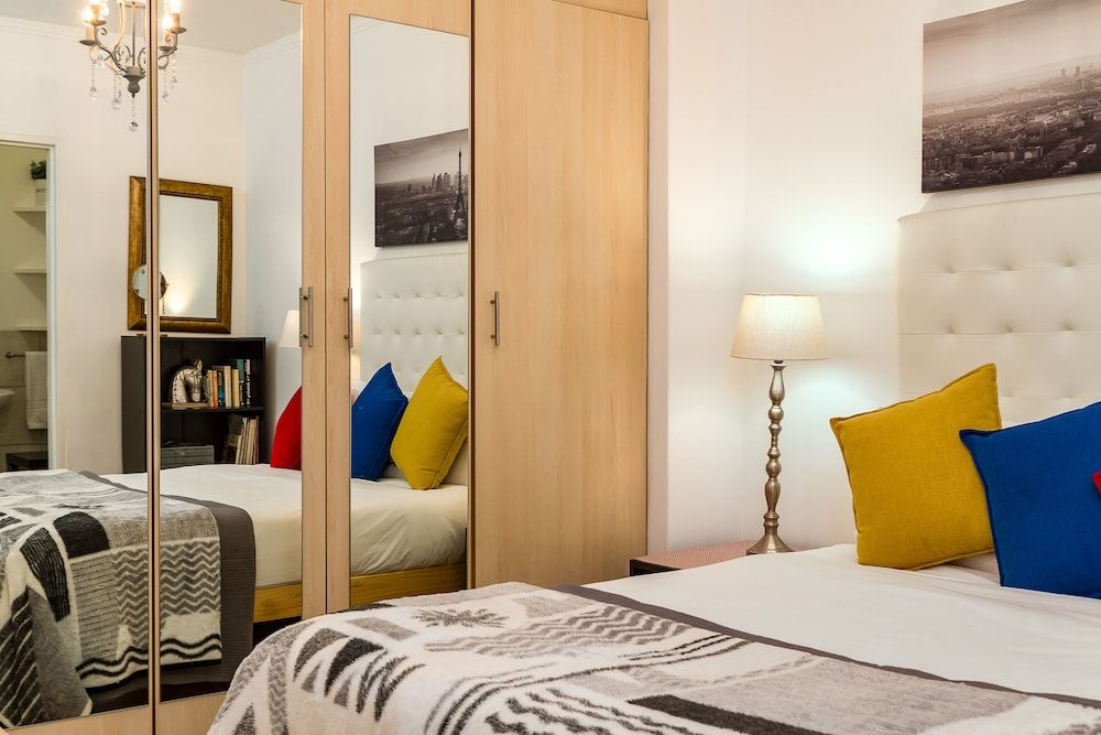 1110 Four Seasons Apartment 4