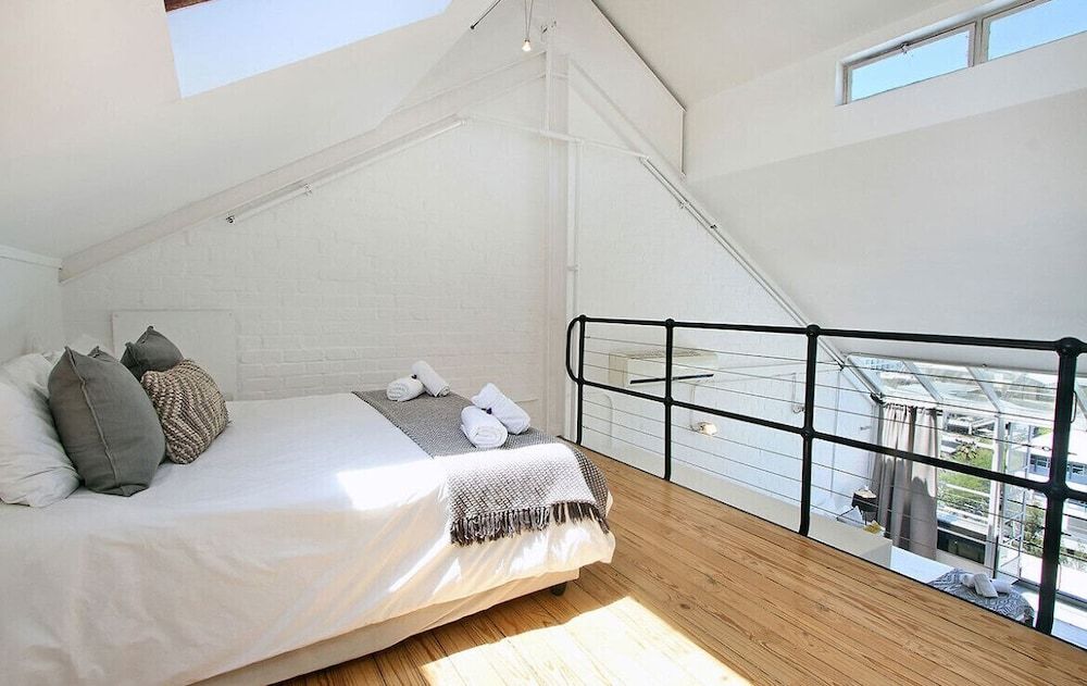 undefined Manhattan Place