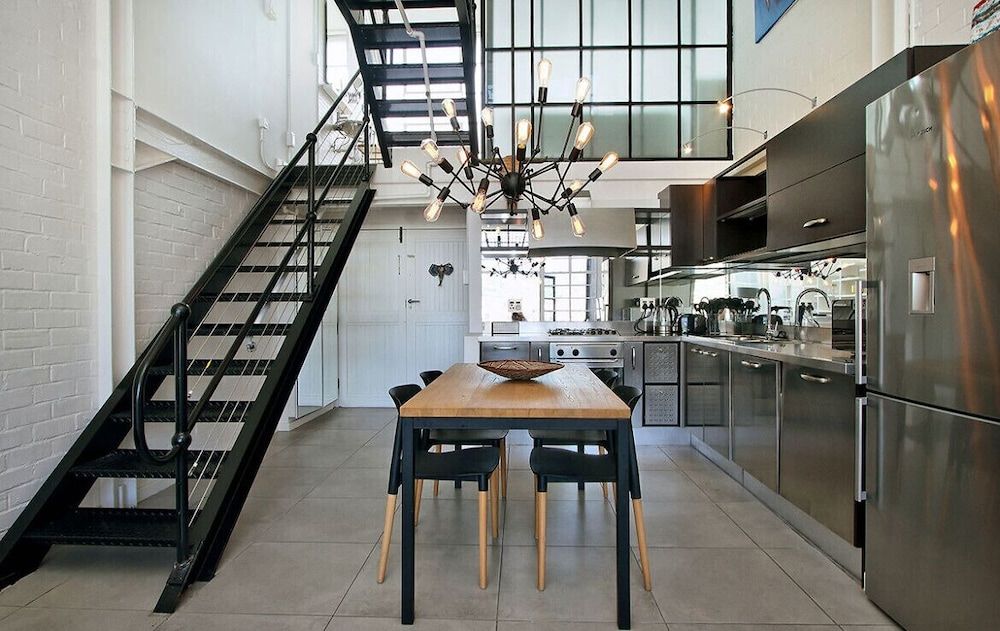 undefined Manhattan Place 4